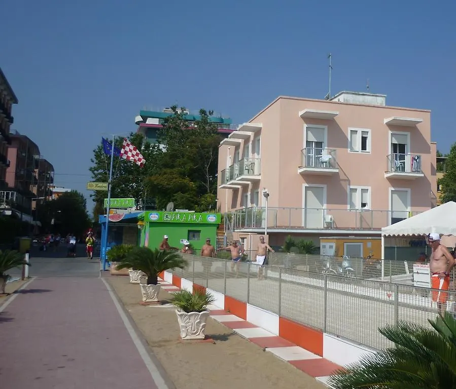 G House Rimini Spiaggia 2*,  Italië