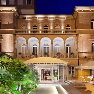 Отель Adriatica Ambienthotels, Римини